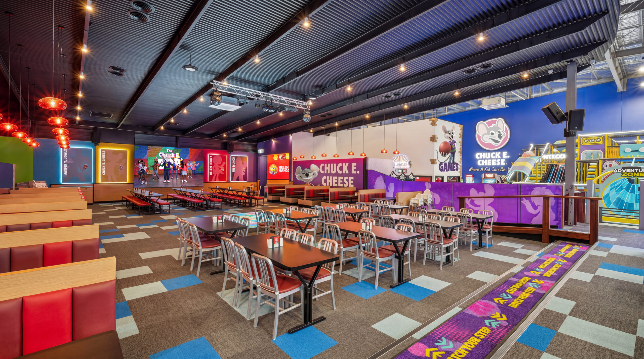The group event main dining area at Chuck E. Cheese Joondalup